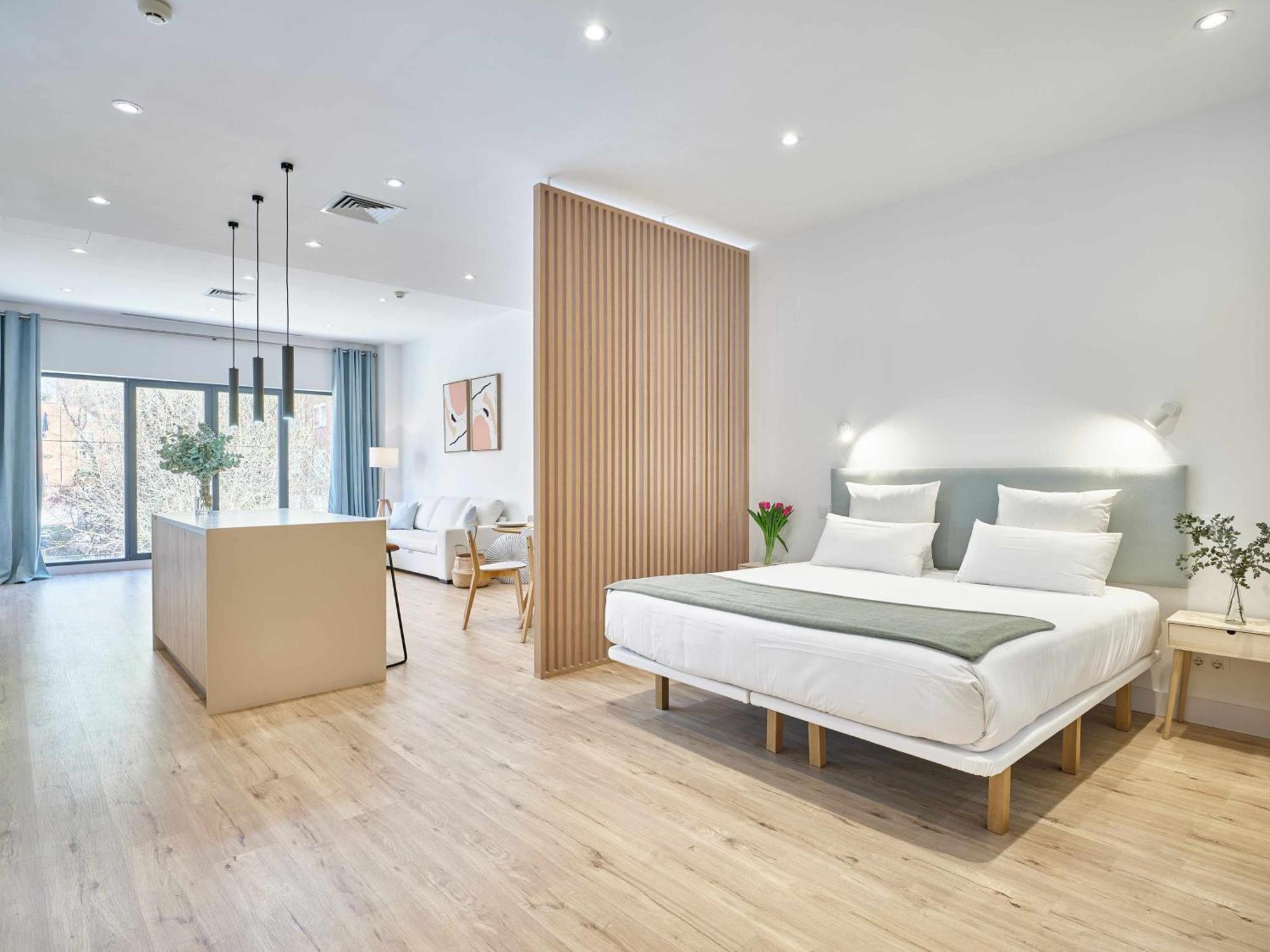 Paseo Suites Hotel Мадрид Екстериор снимка