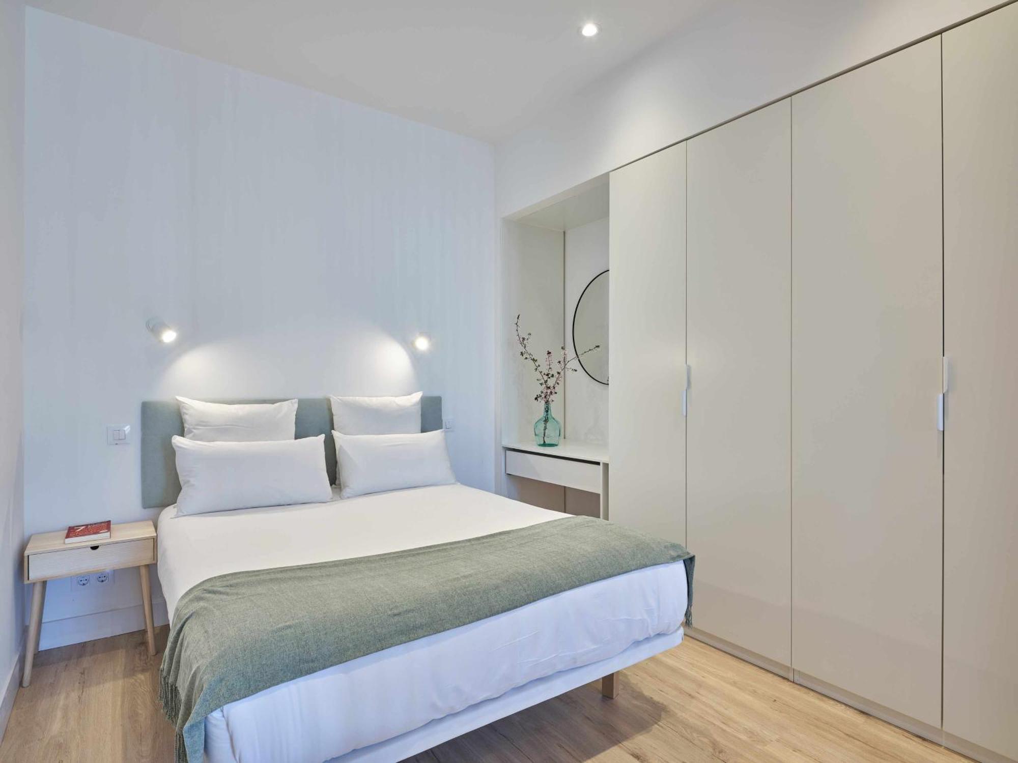 Paseo Suites Hotel Мадрид Стая снимка